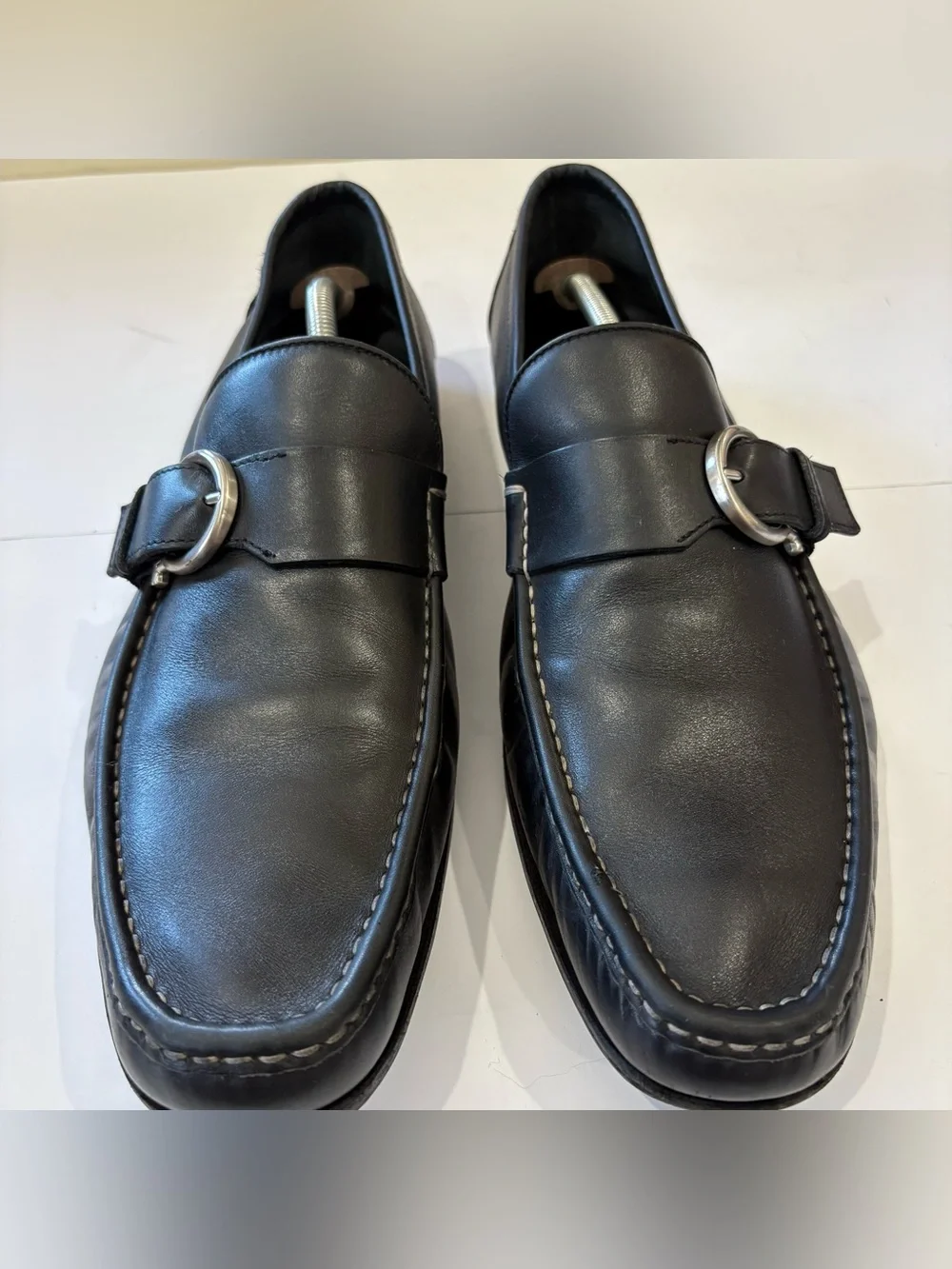 Salvatore Ferragamo Men’s Approx 10.5 Black Leather Gancini Buckle Loafers Italy